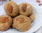 A picture of step 4 of Almond Cookies.