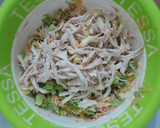 عکس مرحله 1 از دستور ساندویچ مرغ و کاهو سرد