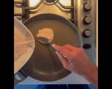 Foto del passaggio 2 della ricetta Pancakes Filanti con Hummus e Carote
