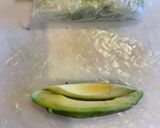 Hình bước làm 1 của món Avocados Spring Roll