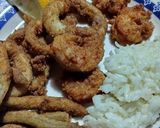 Foto del paso 4 de la receta: Rabas, cornalitos y langostinos rebozados con harina integral