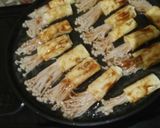 Foto langkah ke 4 dari resep BBQ Egg Enoki Cheese Roll.