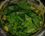 A picture of step 4 of Palak Pakoda.