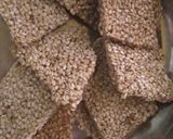 A picture of step 4 of Sesame chikki.
