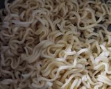 Foto langkah ke 6 dari resep Mie Tom Yum.