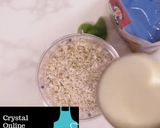 A picture of step 1 of Green Quaker Oat Smoothie..