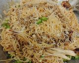 Gambar langkah 4 resipi Maggi Goreng lapar di waktu malam #cookpadmalaysia.
