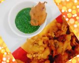 A picture of step 4 of Aloo ke pakoray.