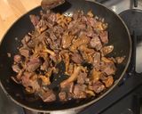 Une image de l'étape 10 de Bœuf aux girolles et persil.
