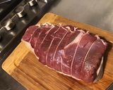 Une image de l'étape 2 de Rôti de bœuf à l'ail fumé et jus de sanglier.