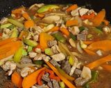 Foto del paso 3 de la receta: Pasta al Wok Mixta (Carne y pollo)