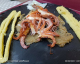 Foto del paso 3 de la receta: Pulpo a la plancha con puré de patata y mostaza de trufa