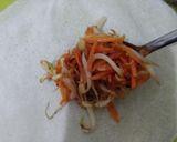 Foto langkah ke 4 dari resep Lumpia Tauge wortel Ebi.