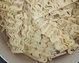 Foto langkah ke 1 dari resep Mie Goreng Kol Telur.