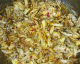 A picture of step 5 of Desi chicken clear soup.