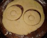A picture of step 4 of Banana Doughnuts.