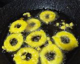 A picture of step 2 of Lauki pakora.