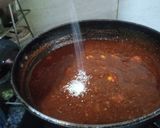 A picture of step 3 of Kacche aam ki khatti meethi chutney.