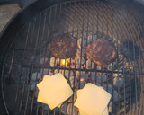 Foto del paso 3 de la receta: Hamburguesas con Queso al Carbón
