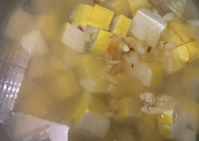Langkah-langkah untuk membuat Cara bikin Sup kental tahu ayam cincang