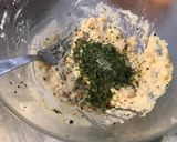 Une image de l'étape 8 de Tomates taiyo farcies à la brousse artisanale,crevettes sauvages et poivre frais.