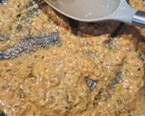 Foto del passaggio 4 della ricetta Spaghetti con crema di capperi e pomodorini