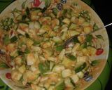 Foto del paso 1 de la receta: Tortilla de zapallito con ensalada de tomate lechuga y zanahoria