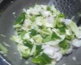 A picture of step 4 of Chinese Chilli Idli.