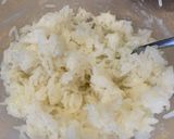 Hình bước làm 3 của món Cơm Chiên Sốt Cà - Bông Cải Xào Tôm BLW