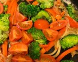 Foto del paso 1 de la receta: Skrei (bacalao negro) con verduras salteadas