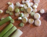 Édesburgonya hagymás-petrezselymes mártással (vegán) recept fázis 2 fotója