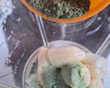 Foto langkah ke 2 dari resep Banana GreenTea Smothie.