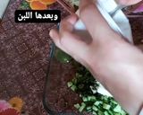 صورة لخطوة 4 من وصفة سلطة اللبن بخيار باردة وطيبة كتيير