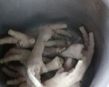 Foto langkah ke 1 dari resep Sop Ayam Ceker ala Risa Januarti.