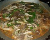 รูปขั้นตอนการทำที่ 6 ของ แกงเห็ดนางฟ้าภูฐานใส่หมูแดดเดียว