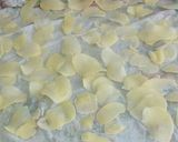 A picture of step 3 of Crunchy crisps.