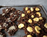 Foto langkah ke 4 dari resep Choco Oatmeal Cookies (Tanpa tepung, gula, dan telur).