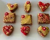 A picture of step 4 of How to use gold leaf with fondant.