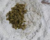 Foto del paso 1 de la receta: Pancitos de aceitunas y orégano😜