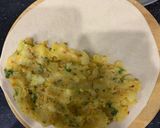 A picture of step 5 of Aloo ke parathe.