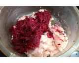 A picture of step 2 of Beetroot cutlets.