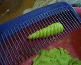 Foto langkah ke 5 dari resep Ulat cookies kue kering.