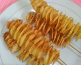 Foto langkah ke 4 dari resep Kentang Goreng Spiral.
