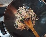 Foto langkah ke 4 dari resep Tumis jantung pisang kulit melinjo.