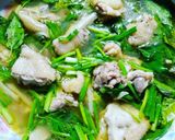 Hình bước làm 3 của món Gà tre hấp tỏi, lá quế, hành lá 🐥