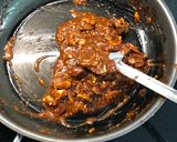 मिक्स ड्राई फ्रूट (बदाम,काजू,अक्रोड) बर्फी/चिक्की mix dryfruit chikki recipe in marathi) रेसिपी स्टेप 3 फोटो 