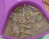 Foto langkah ke 3 dari resep Tumis Terasi Mangga Muda.