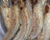 A picture of step 1 of Pabdha Fish Curry.