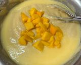 A picture of step 5 of Mango cake with lemon flavour.