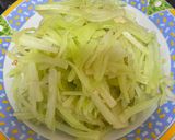 Foto langkah ke 3 dari resep Tumis Labu Siam Bawang Putih.
